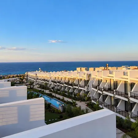 Pearl Island Sea & Mountain View Apartament *